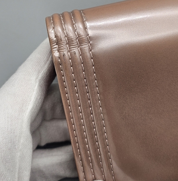 🩷CHANEL Rose Gold Quilted Patent Leather Wallet/Clutch🩷 - Picture 12 of 17